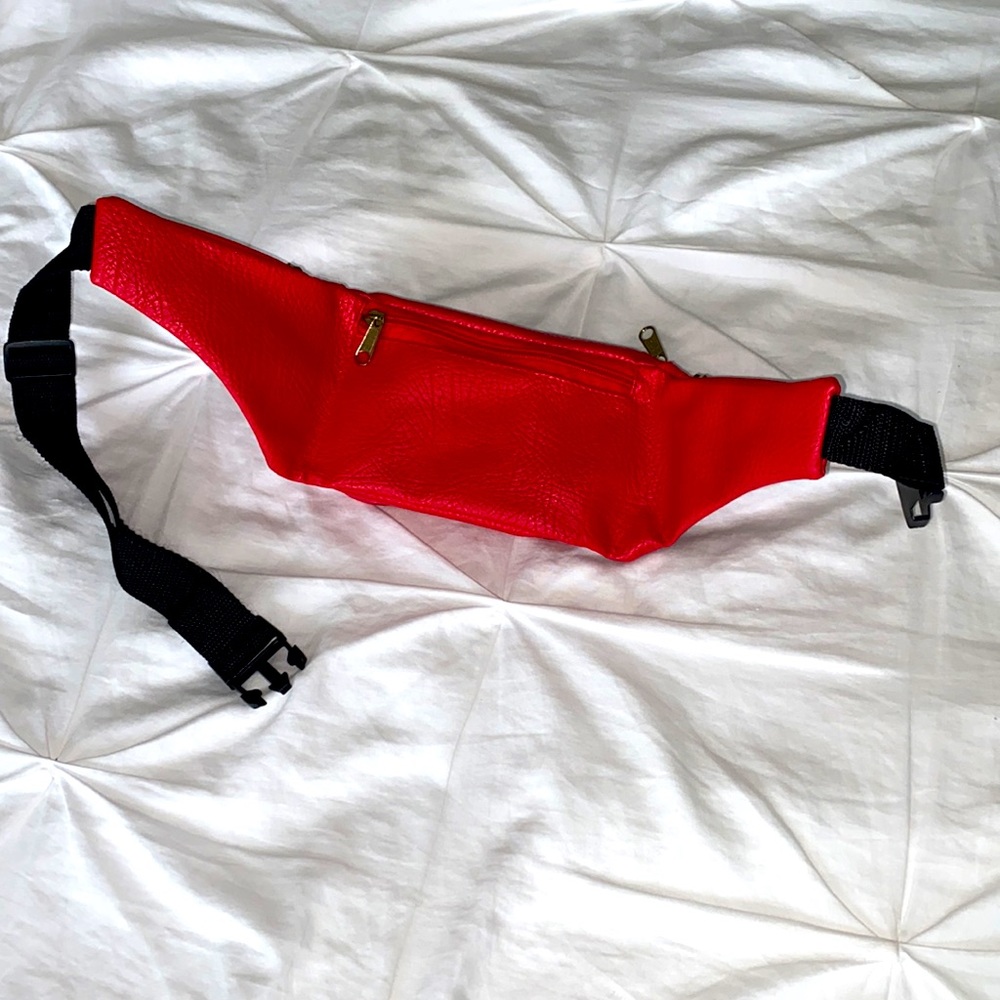 SOLD!❌ NEW Red Vegan Leather Fanny Pack - Picture 17 of 17